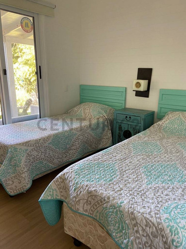 Cómoda Casa A Pasos De La Playa Brava