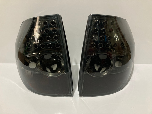 Imagen 1 de 5 de Stop Volkswagen Fox Fondo Oscuro Tipo Led