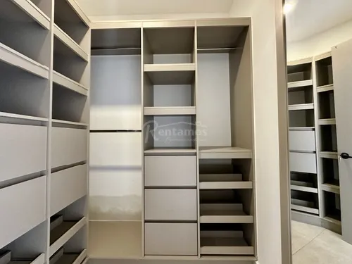 Casa En Arriendo En El Poblado. Cod A776077