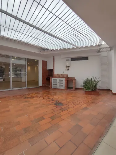 Casa-local En Venta En Caobos. Cod V30227