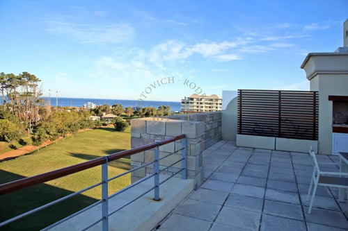 Veramansa Apartamento En Venta De Dos Dormitorios.