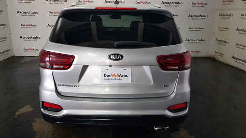 Imagen 5 de 15 de Kia Sorento 2019 5p Lx, L4, Ta 6vel, Tela, 7 Pas., Ra-17