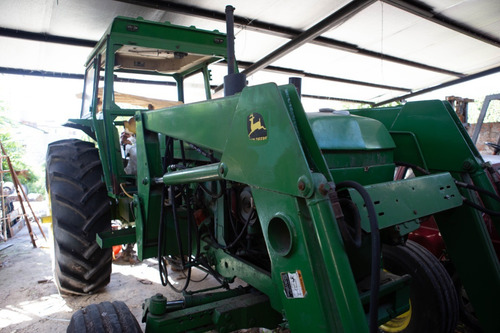 John Deere 3140 Cabinado