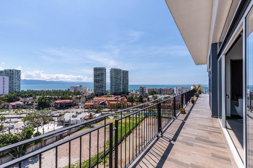Departamento En Venta En Colonia Zona Hotelera Norte, Puerto Vallarta, Jalisco