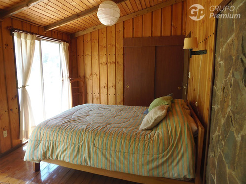 Casa En Venta De 4 Dorm. En Olmué