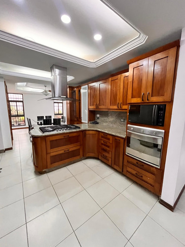 Moderna Casa 300 Metros Villa Del Rosal Trigal Norte.ac