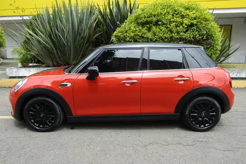 Mini Cooper 1.5 T F55 SALT At