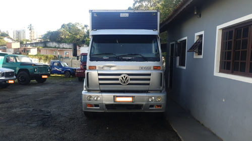 Imagem 2 de 10 de Vw 23220 6x2 Bau 2005