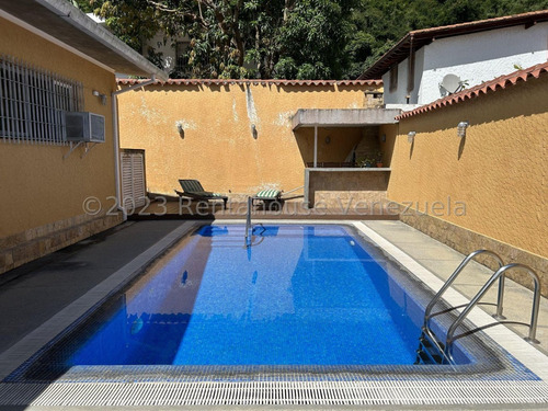 Casa En Venta En Macaracuay Caracas Calle Cerrada Piscina Parrillera Jacuzzi