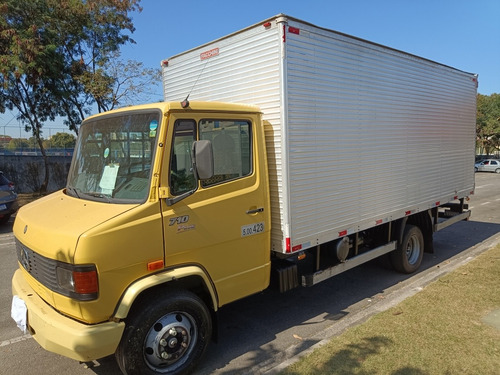Imagem 17 de 25 de Caminhao Mb 710 Plus 2012