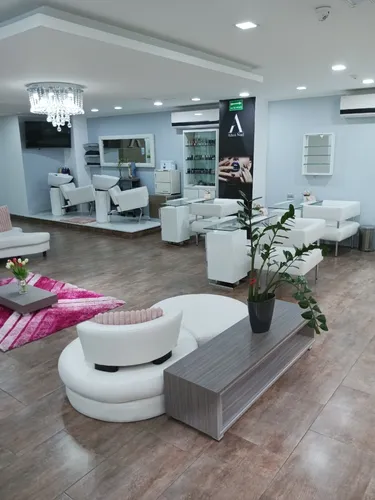 Best House Traspasa Fondo De Comercio, Glamoroso Spa/peluquería En San Antonio De Los Altos.