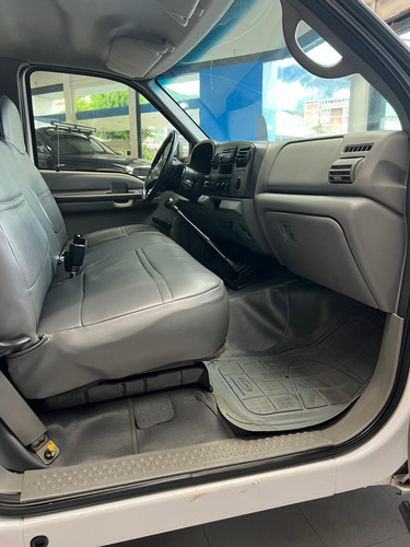 Ford Tritón F350 2006