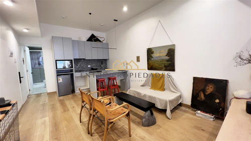 Venta Departamento Remodelado Metro Escuela Militar,1 Ambien