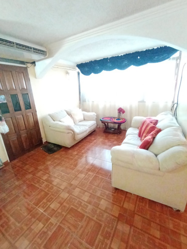 Century21 Vende Apartamento En La Urb. Caribe