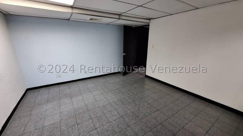 Excelente Oportunidad De Alquilar Una Amplia Oficina En La Urbina, Mls #25-3192