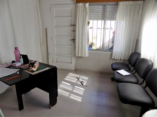Imagen 4 de 8 de Departamento De 2 Ambientes Ph Con Todos Los Servicios. Muy Buen Estado