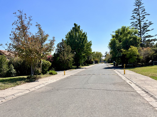 Excelente Propiedad En Parque San León De Nos