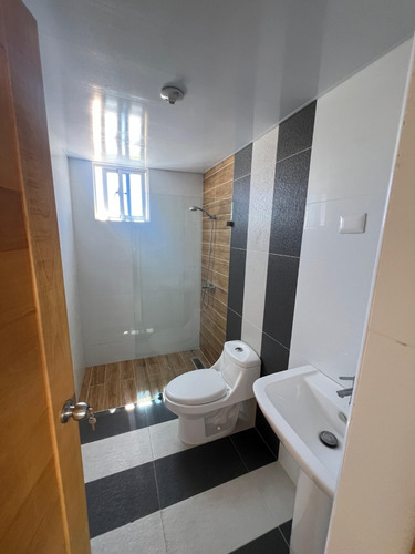 Apartamento En Venta 3er Piso Tropical Del Este.