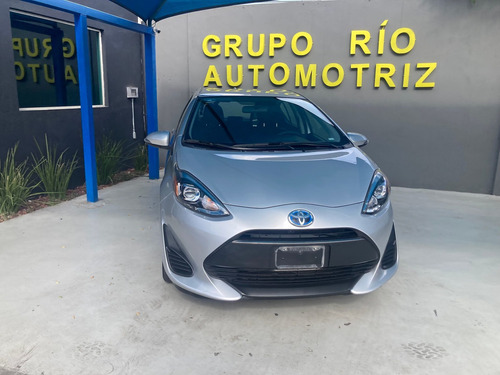 Imagen 10 de 14 de Toyota Prius 2018 1.5 Prius C At