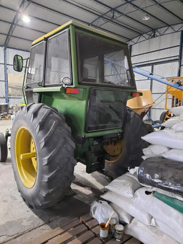 John Deere 3330