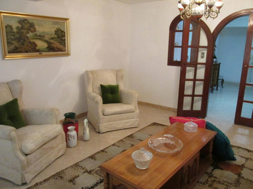 Se Vende Apartamento En Lomas De Prados Del Este Mls #24-28890