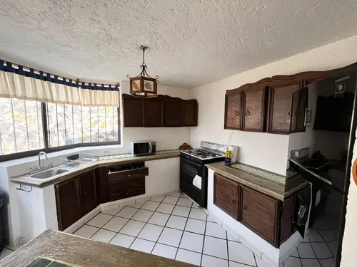 Casa Amueblada Con Alberca Y Vistas Panorámicas ¡baja De Precio De $5'400,000. A $4'500,000!