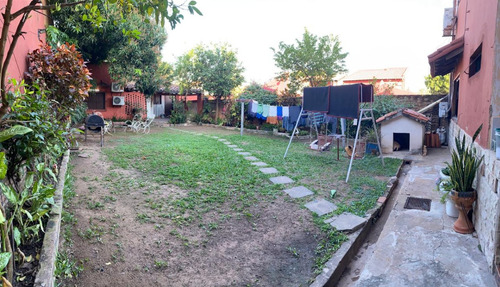 Amplia Casa Con Patio