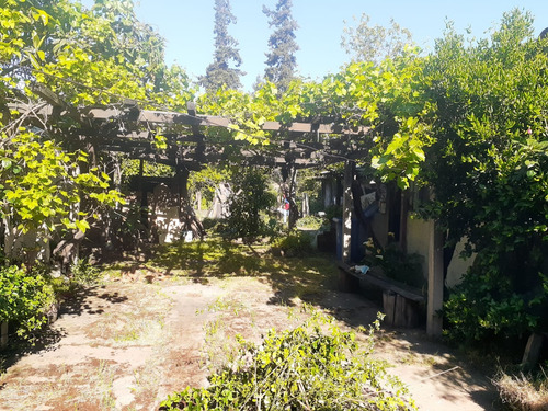 Casa Céntrica Con Terreno Con Alta Plusvalía En Villa Eden.