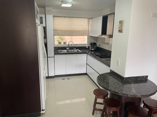Imagen 3 de 15 de Apartamento Amoblado En Venta Mirávila 80mts2 2h/2b/2p