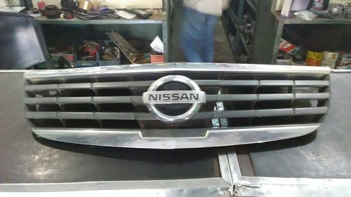 Parrila Frontal De Nissan Almera 2005-2007