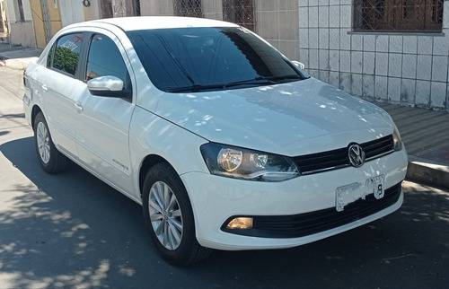 Imagem 1 de 9 de Volkswagen Voyage 2015 1.6 Msi Comfortline Total Flex 4p
