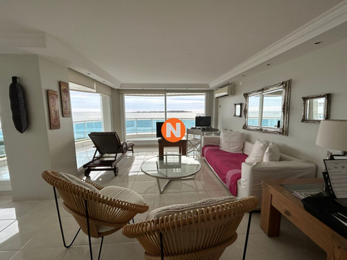 Apartamento En Venta Con Increíble Vista De Punta Del Este