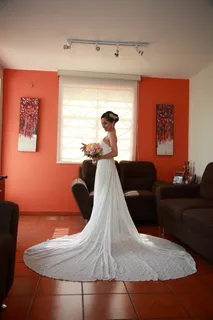 Elegante Vestido De Novia De Diseñadora.religioso/ Civil.