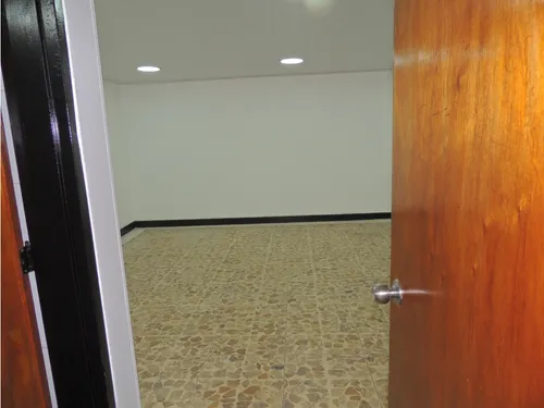 Vendo Local Comercial Chapinero Ed. Seguros Bolívar