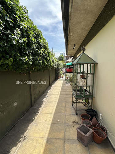 Ideal Para Remodelar/ Apumanque/ 4d3b/las Condes/oneprop.cl