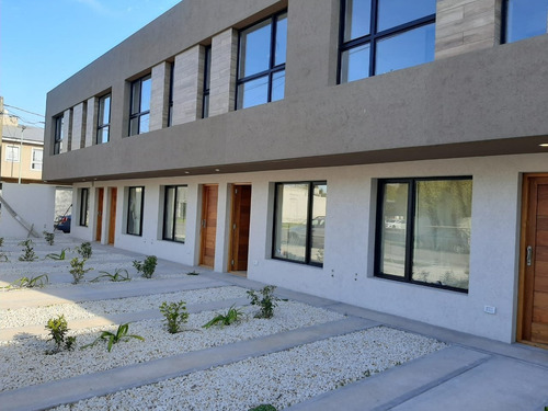 Imagen 1 de 17 de Duplex 3 Ambientes Con Patio A Estrenar. Zona Villa Primera