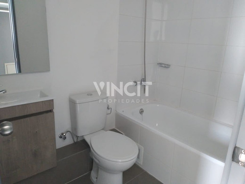 Departamento De 1d + E + B / 50%dcto/ La Cisterna