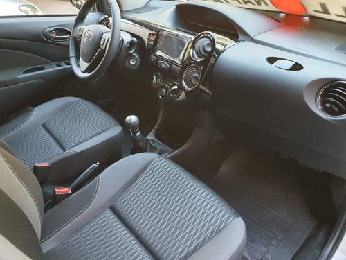 Imagen 10 de 20 de Toyota Etios Xls Pack 1.5 0km 2023