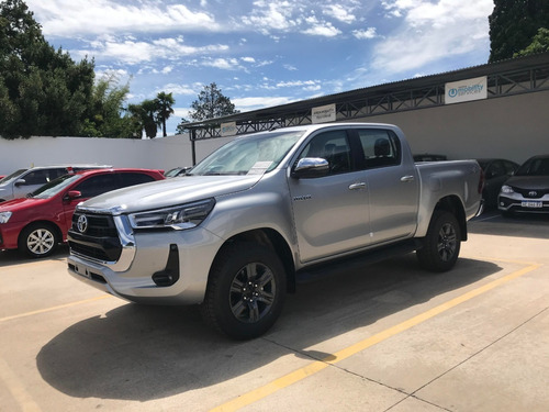 Imagen 3 de 7 de Toyota Hilux 2022 2.8 Cd Srv 177cv 4x4 At