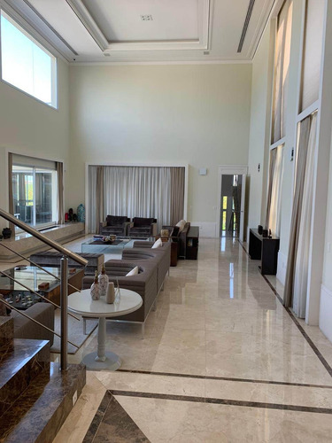 Villa Solaia | Casa | Venda | Piscina Aquecida | Piso Aquecido | 2 Escritórios | Salão De Festas Gourmet - Cnc1023