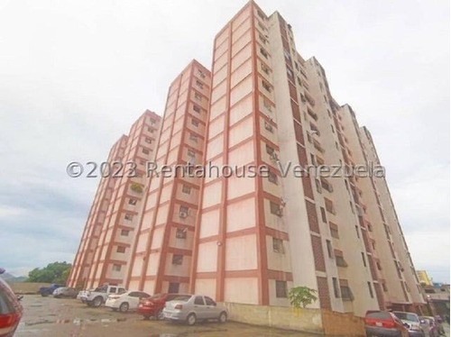 Apartamento En Venta Resd Yupa Zona Oeste Codigo 2  4  1 7  8   5  3 Mildred Impecable Apartamento Fresco Y Luminoso  Cocina Moderna Con Tope De Granito, Zona De Mayor Expansión De La Ciudad