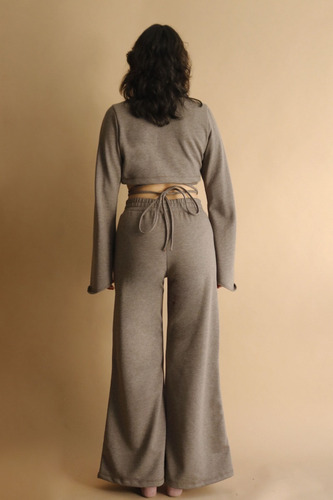 Set: Crop Top + Pants Setsy