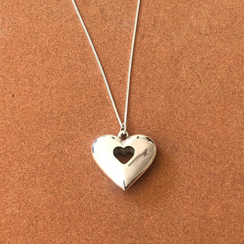 Imagen 4 de 4 de Collar De Corazón Grande De Plata