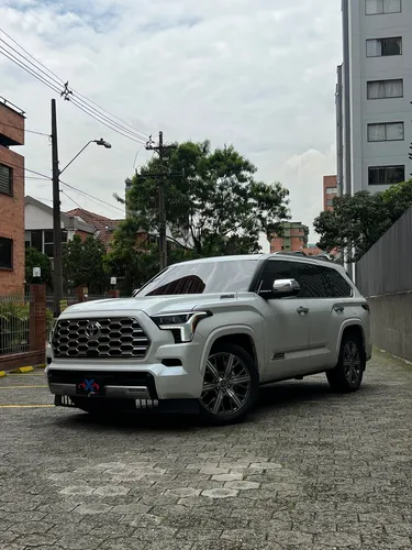 Toyota Sequoia 3.5 V6 Capstone