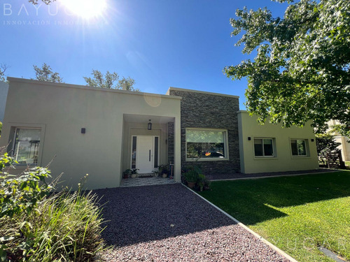 Venta - Casa Barrio Privado Sausalito / Pilar Apto Crédito