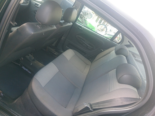 Imagem 6 de 6 de Volkswagen Voyage 2009 1.6 Vht Trend Total Flex 4p Sedã