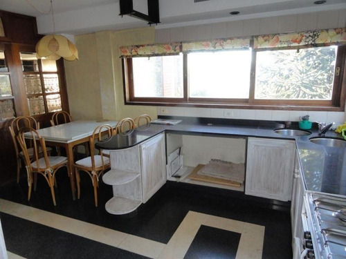 Imagen 4 de 17 de Casa De 5 Dormitorios En Barrio Belgrano Con Vista Al Lago