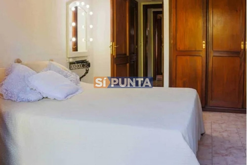 Imagen 10 de 18 de Venta De Casa De 4 Dormitorios En Barrio Super Tranquilo