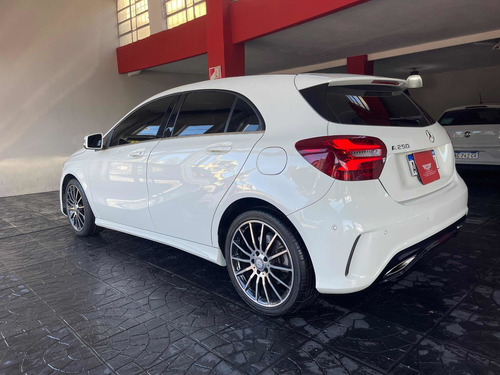 Imagen 4 de 10 de Mercedes-benz Clase A 2016 2.0 A 250 At Sport B.efficiency