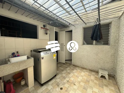 Vendo Apartamento A Pocas Cuadras Del Aeropuerto Olaya Herrera. Sector Manzanares